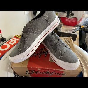 Womens Strikeforce bowling shoes